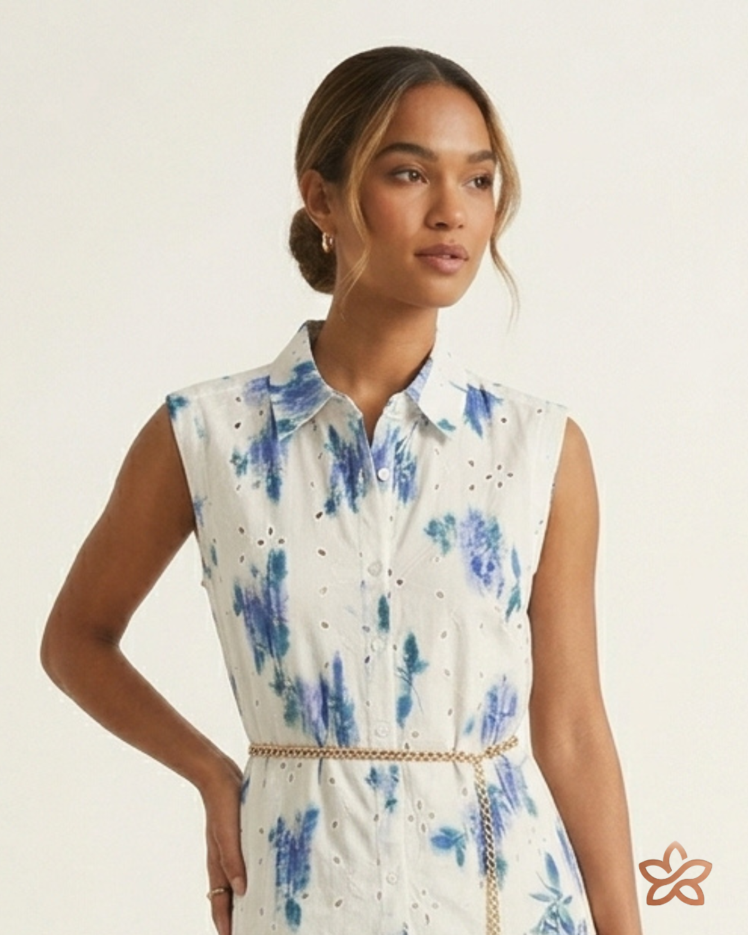 Blusa Sem Mangas com Bordado Floral